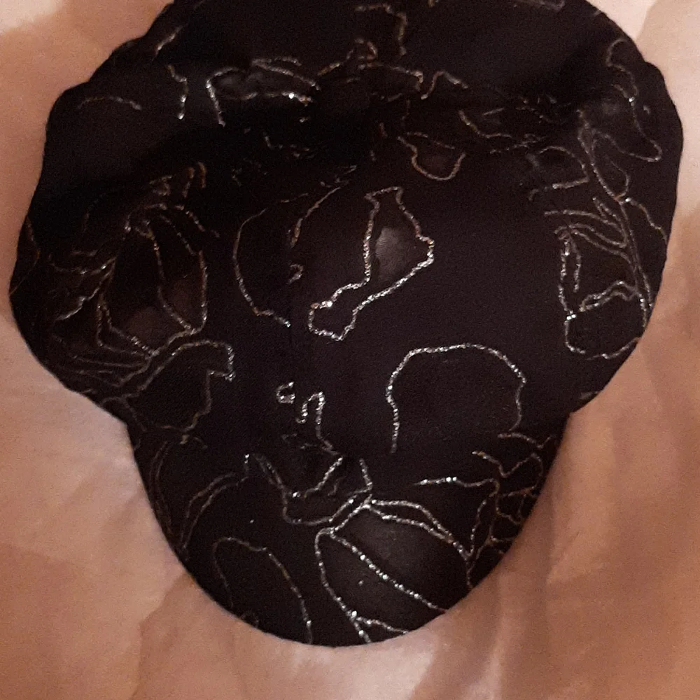 NEW, SILVER METALLIC & BLACK WOMENS CAP APPLEJACK HAT, Posh keeps $6